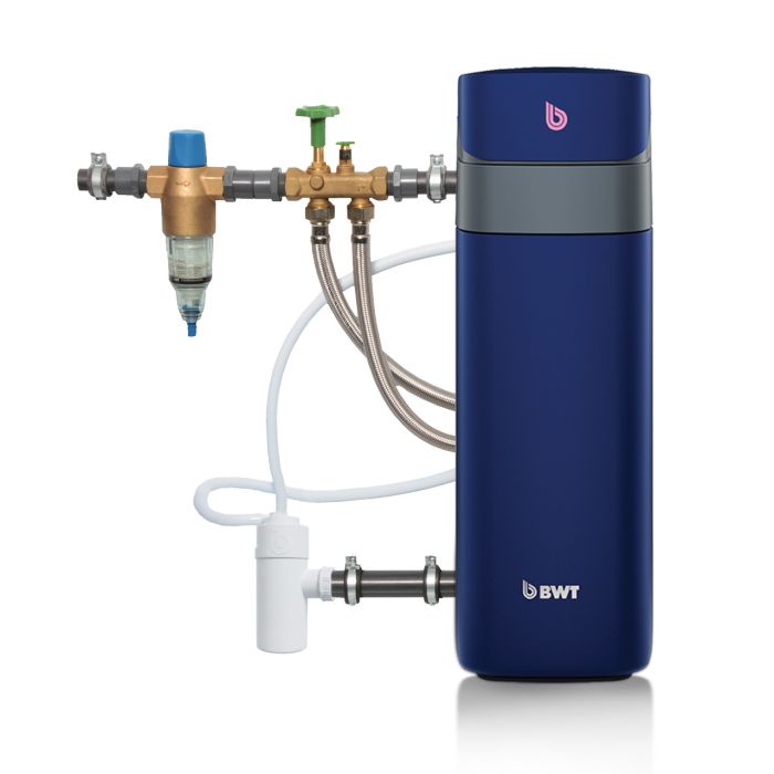 Zestaw zmiękczacza z osprzętem, zawiera: Perlamat25 240102462, Protector BW 240004463, węże 240019702, multiblock 240005372, syfon 240101288 BWT AQA Plus  | 240102810