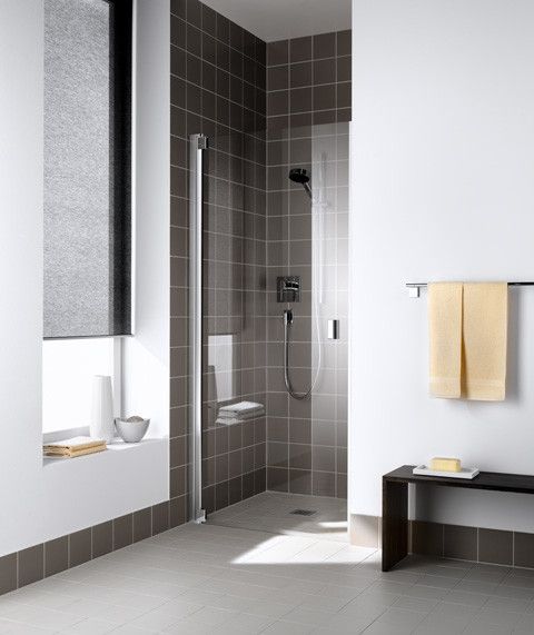 Drzwi wahadłowe 1-skrzydłowe KERMI ŁAZIENKI Raya 1TR szerokość: 714 - 734 mm x 2000 mm srebro wysoki połysk ze szkła ESG przezroczyste z powłoką KermiCLEAN | RA1TR08020VPK