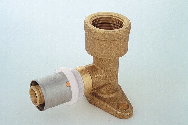 Kolano naścienne krótkie zaprasowywane 20X2 mmx1/2"