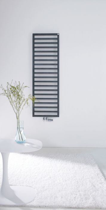 Grzejnik łazienkowy Quaro QA-140-045 590 W 1403x 450 x 90 mm 0550 black quartz przyłącze S012 | QA1400450550