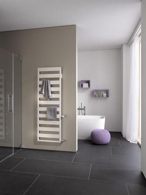 Grzejnik łazienkowy Casteo-D 609 W 1533x 500 x 30 mm RAL 9016 biały przyłącze po prawej stronie | CTN1D1800502RXK
