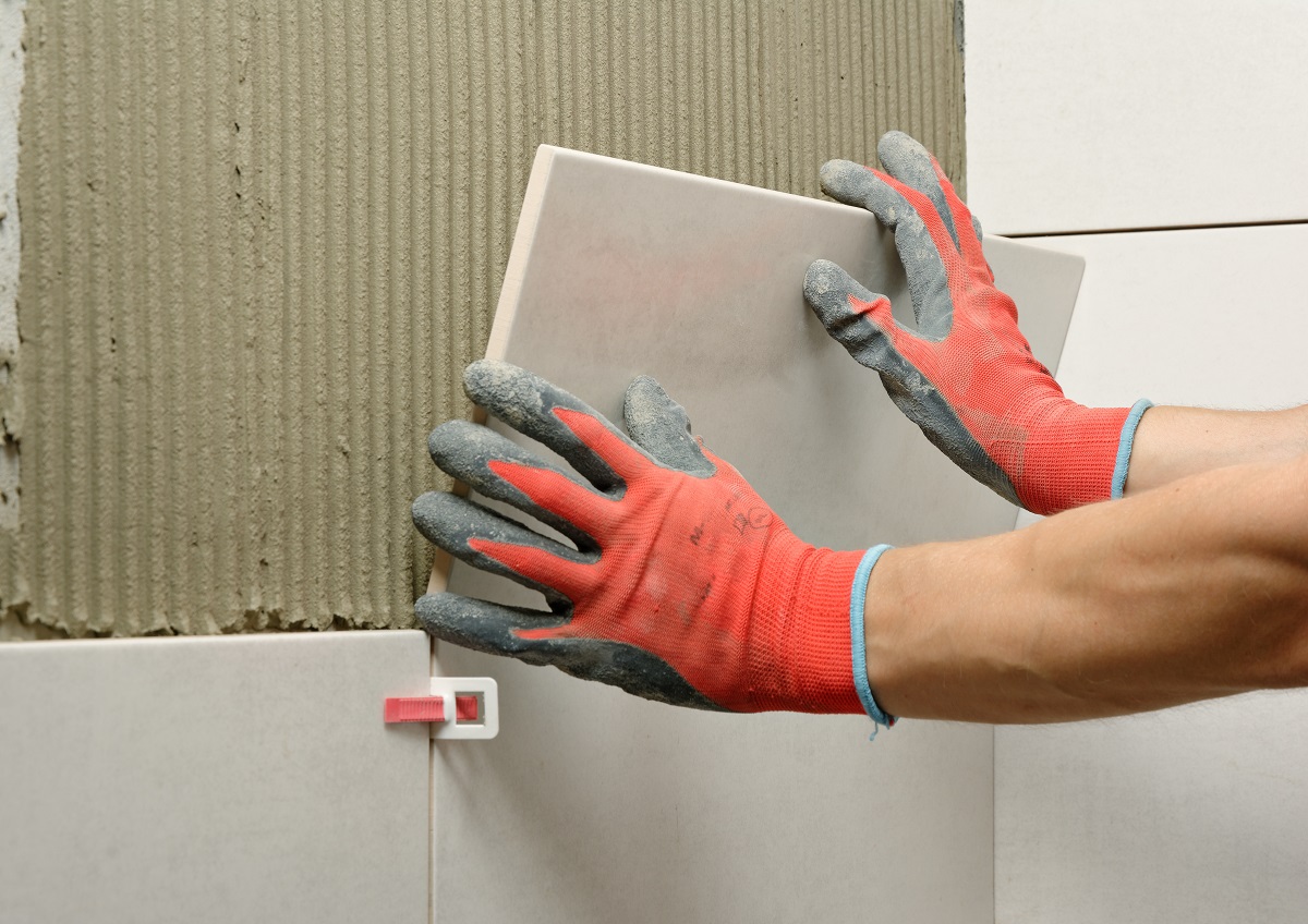 Jaki klej do płytek łazienkowych?